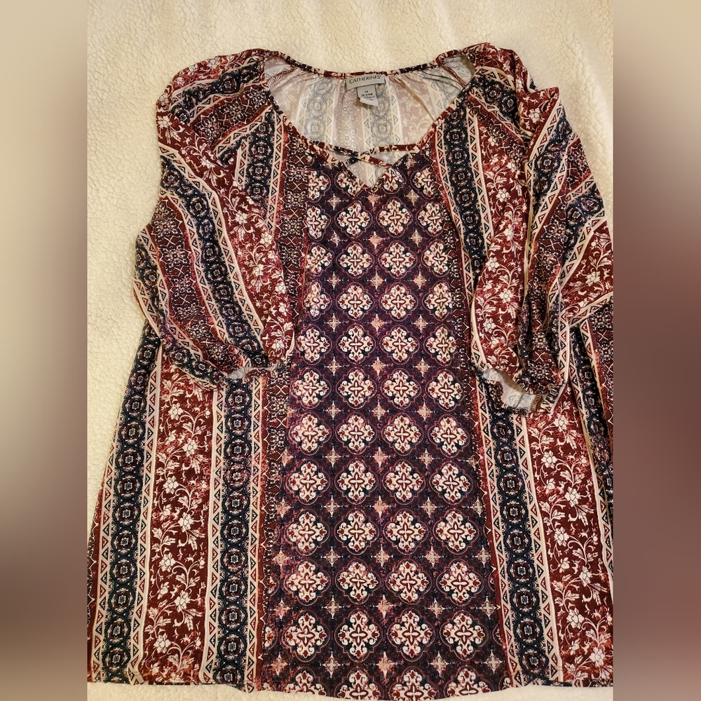 Catherines womens Size 1x. 18/20. Navy/ burgundy pull on 3/4 sleeve shirt